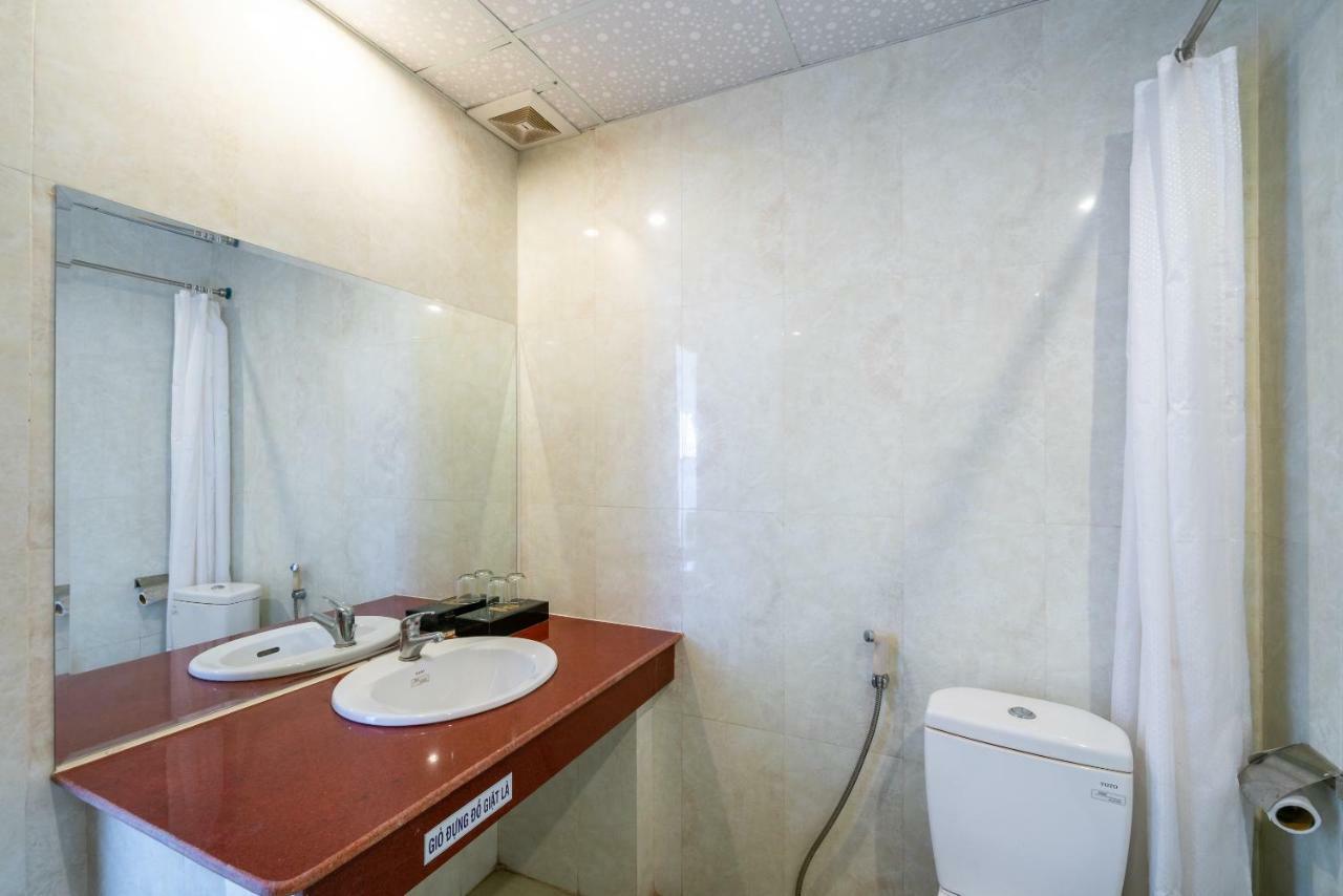 Oyo 375 Hoa Binh Hotel Дананг Екстер'єр фото