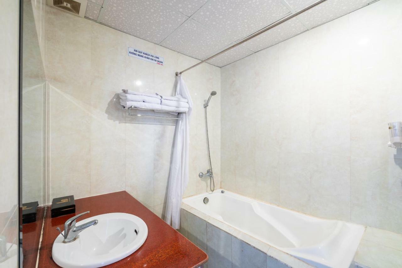 Oyo 375 Hoa Binh Hotel Дананг Екстер'єр фото