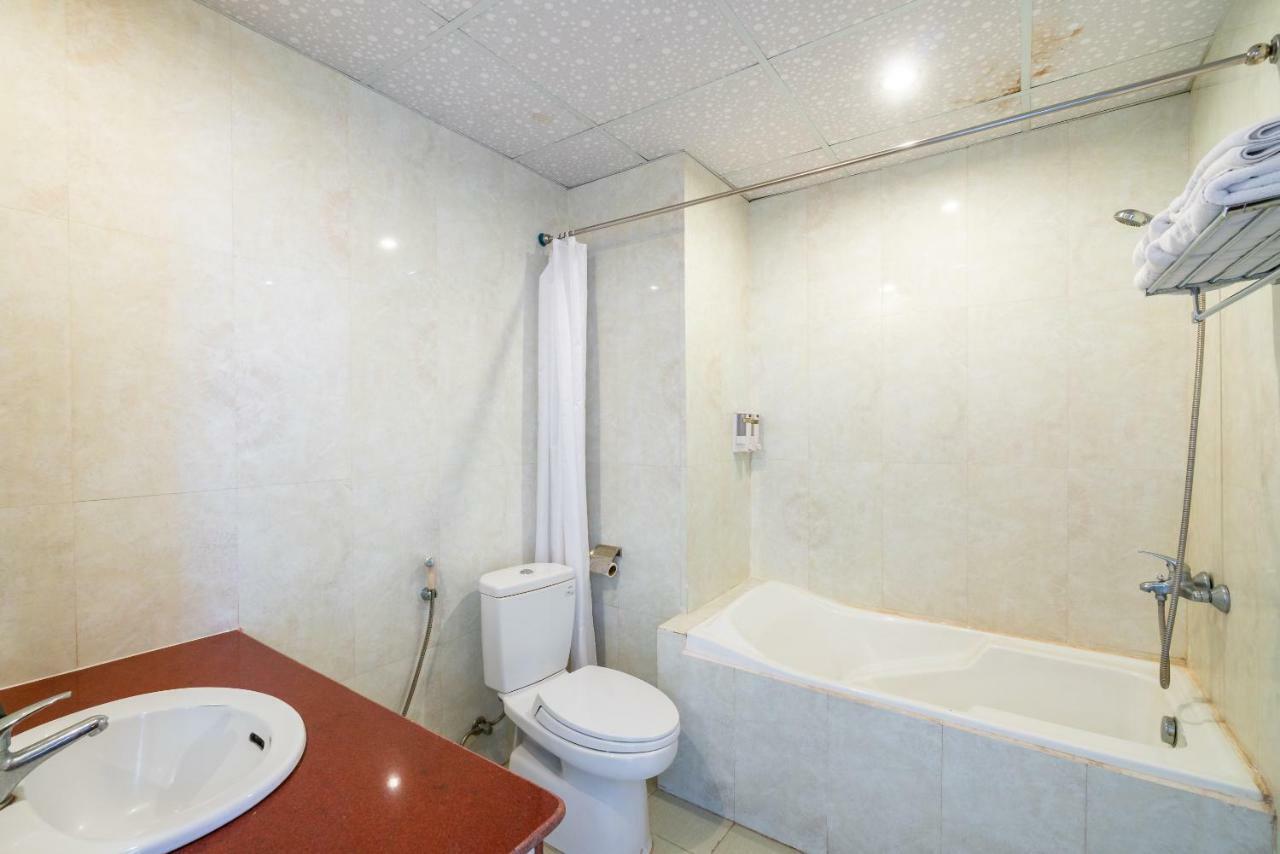 Oyo 375 Hoa Binh Hotel Дананг Екстер'єр фото
